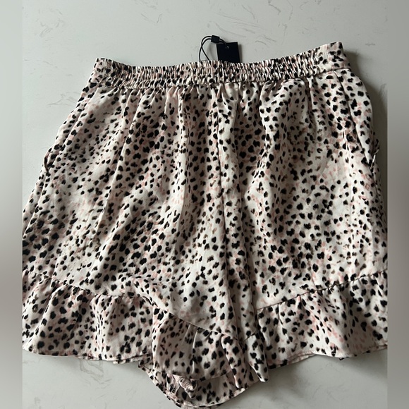 NWT BCBG MaxAzria Satin Ruffle Shorts - Picture 6 of 7